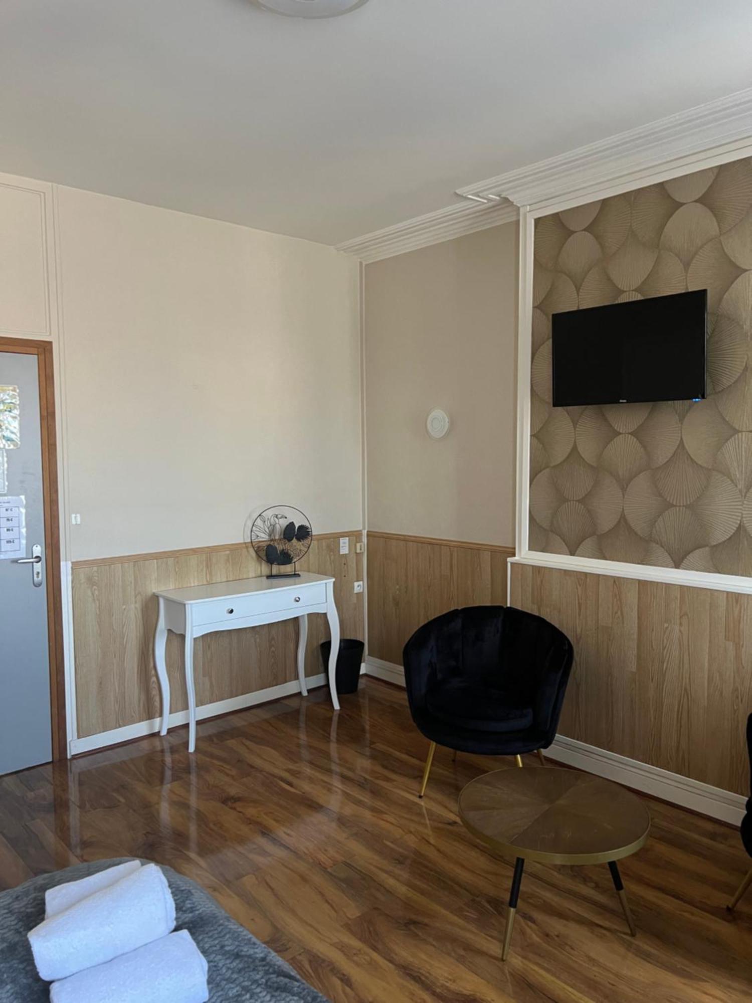 Hotel De La Gare Cherbourg-en-Cotentin Esterno foto