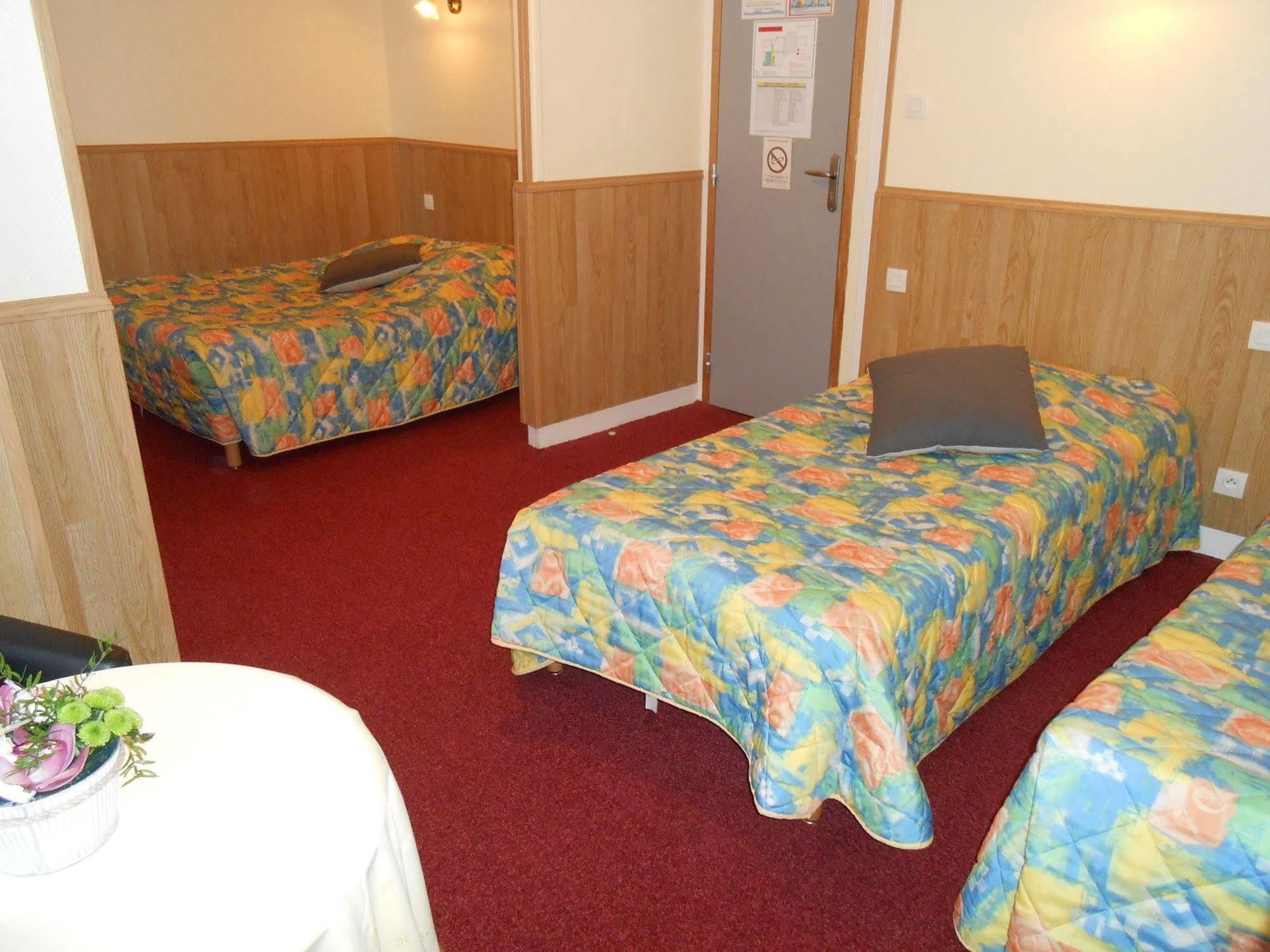 Hotel De La Gare Cherbourg-en-Cotentin Esterno foto