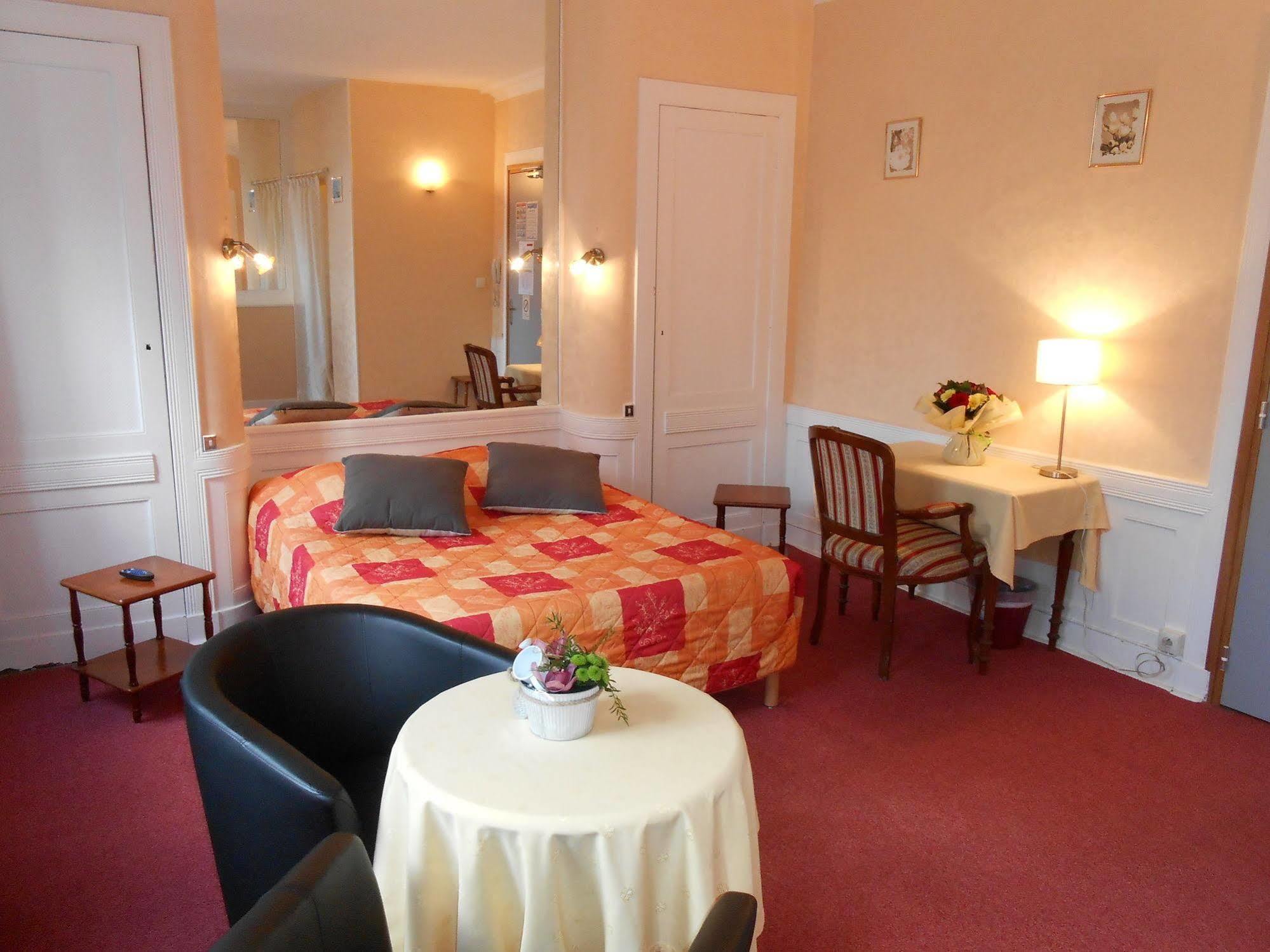Hotel De La Gare Cherbourg-en-Cotentin Esterno foto