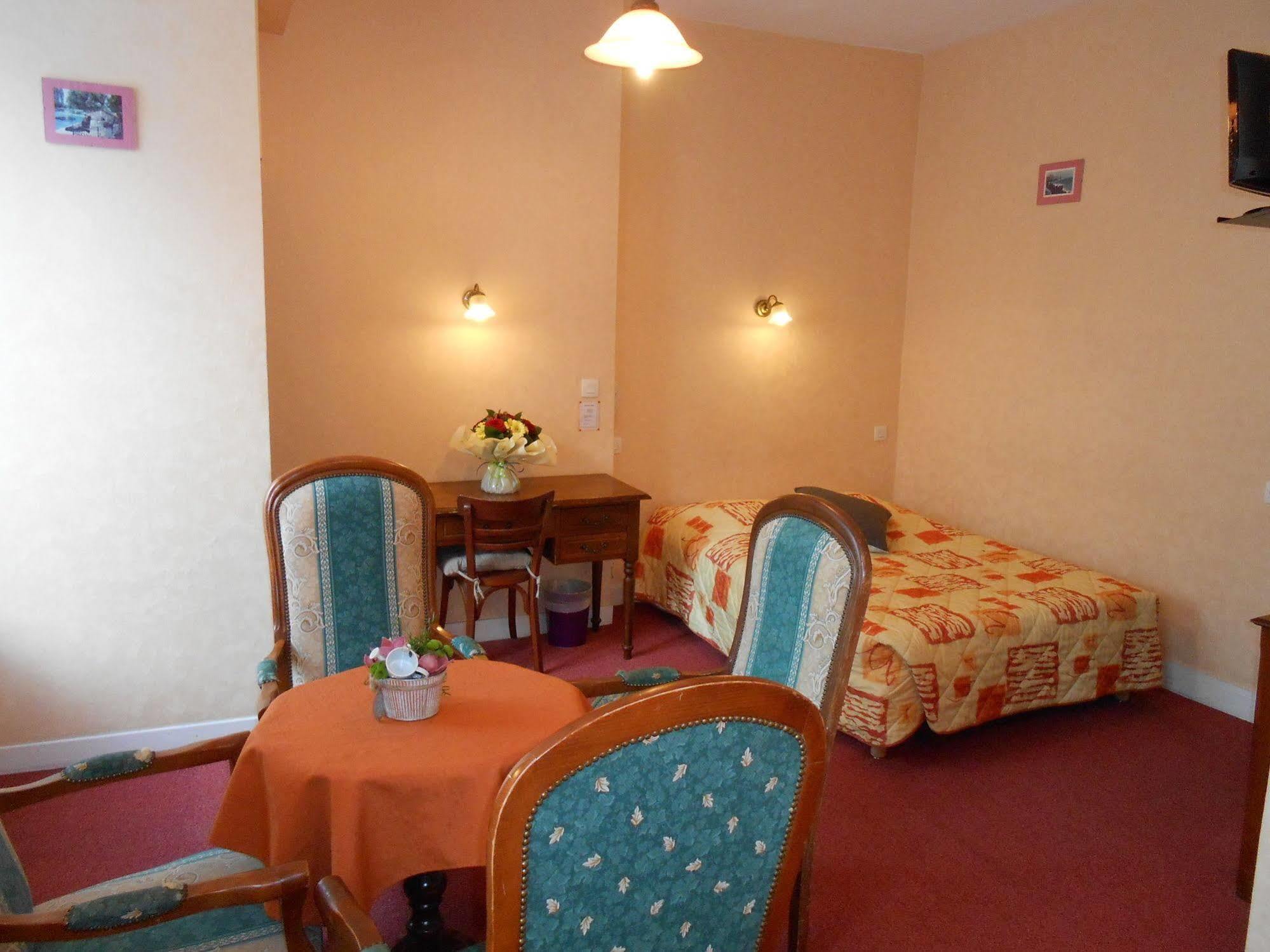 Hotel De La Gare Cherbourg-en-Cotentin Esterno foto