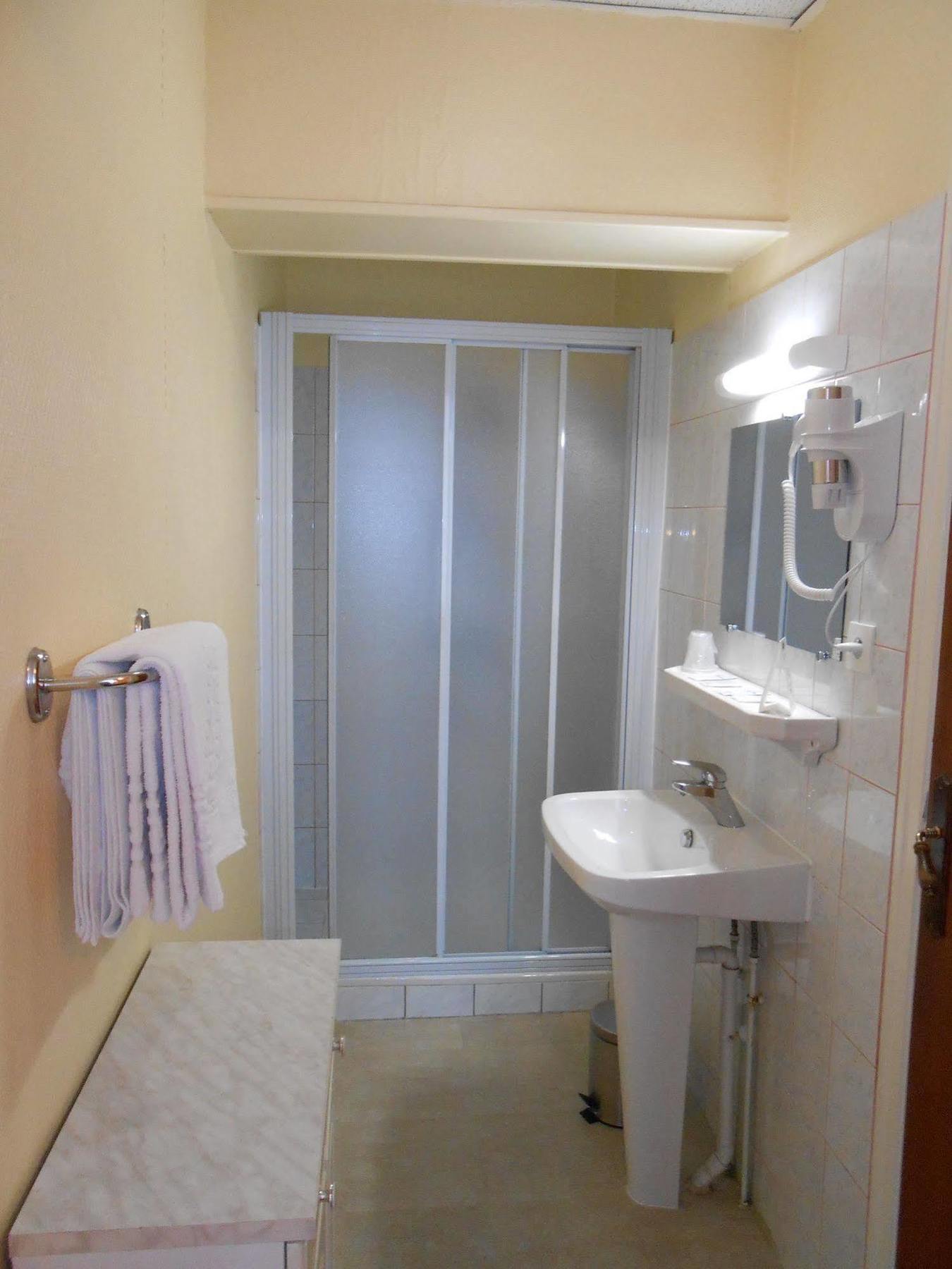 Hotel De La Gare Cherbourg-en-Cotentin Esterno foto